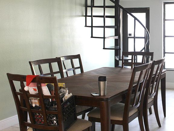 Dining (set no longer there)