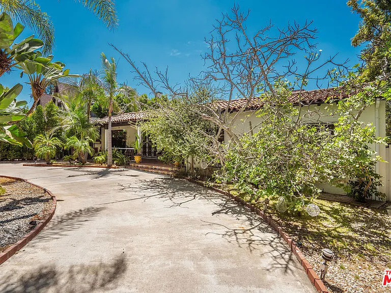 4734 Los Feliz Blvd — Photo 2