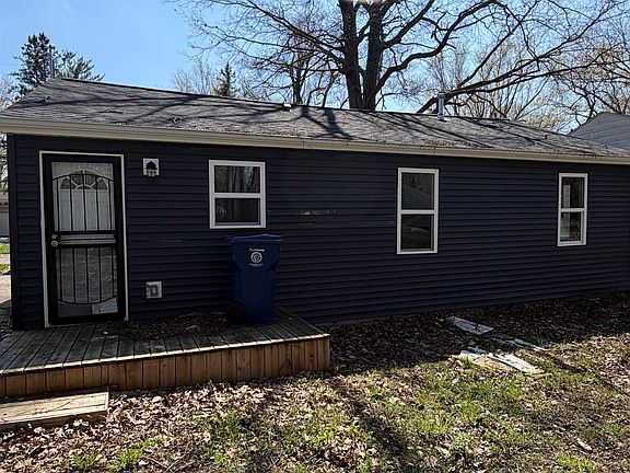 4th image of 412 W Gracelawn Ave