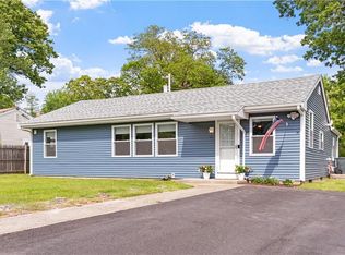 21 Meadowrue Trl, Saunderstown, RI 02874