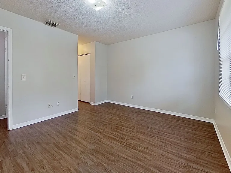 477 Crabapple Ct #C — Photo 7