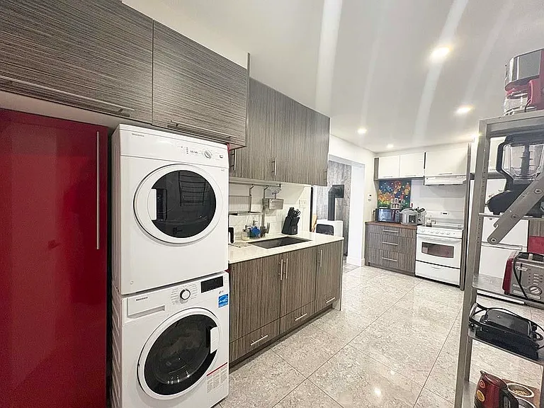 609 Lidster Pl — Photo 9