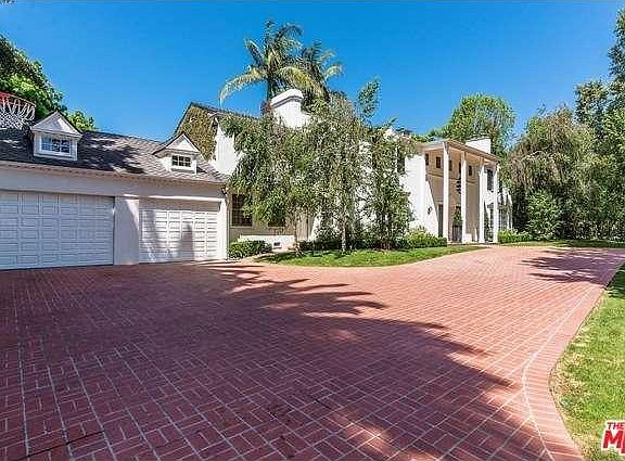4th image of 415 S Beverly Glen Blvd
