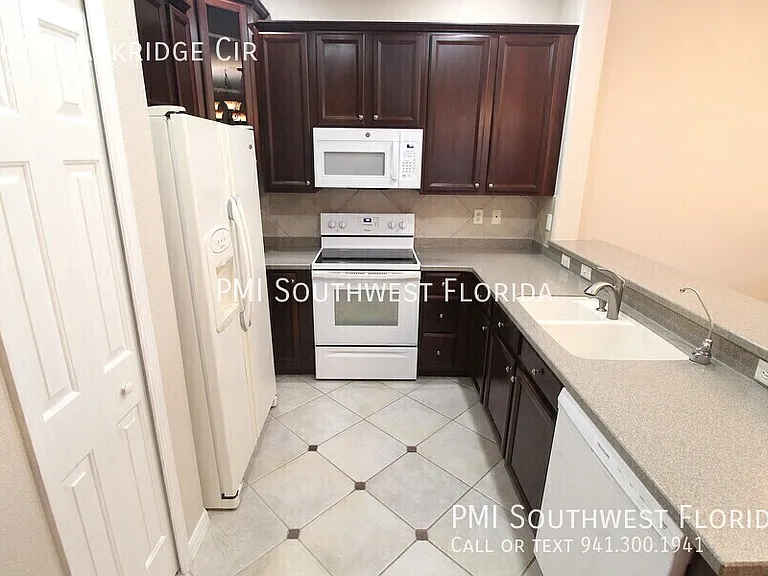 3474 Parkridge Cir — Photo 4