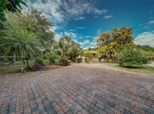 9255 SW 99th St, Miami, FL 33176