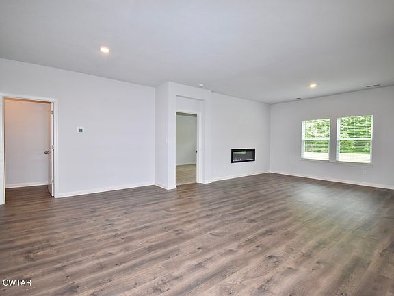 2nd image of 68 Kingston Creek Dr
