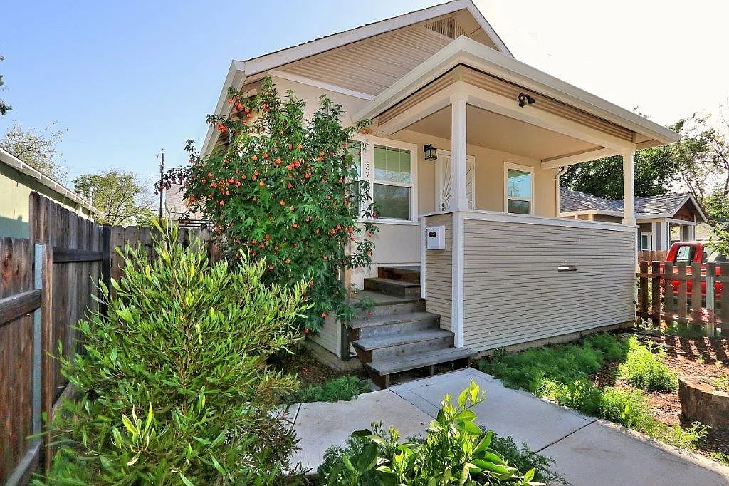Building Photo - 3708 7th Ave