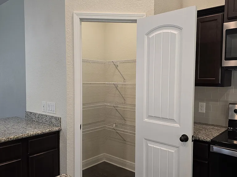 5157 Peach Dr — Photo 13