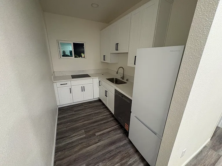 10995 Worthing Ave #B — Photo 6