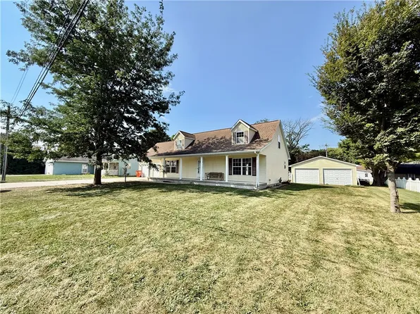 311 S Polk St, Sullivan, IL 61951