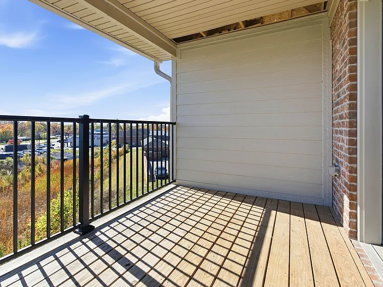 Greenbrier Apartments — Photo 117