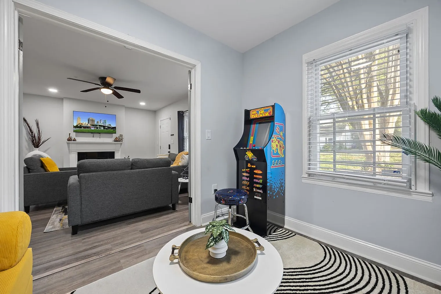 3 bed, 2.0 bath, $4,634 — Photo 4
