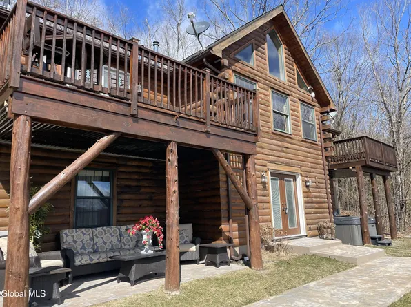 95 Powers Court, Bolton Landing, NY 12814