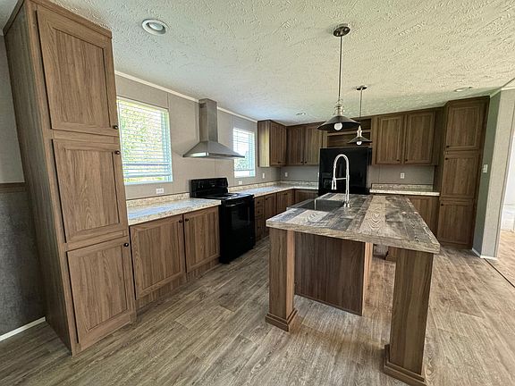 2nd image of 1812 Siesta Dr
