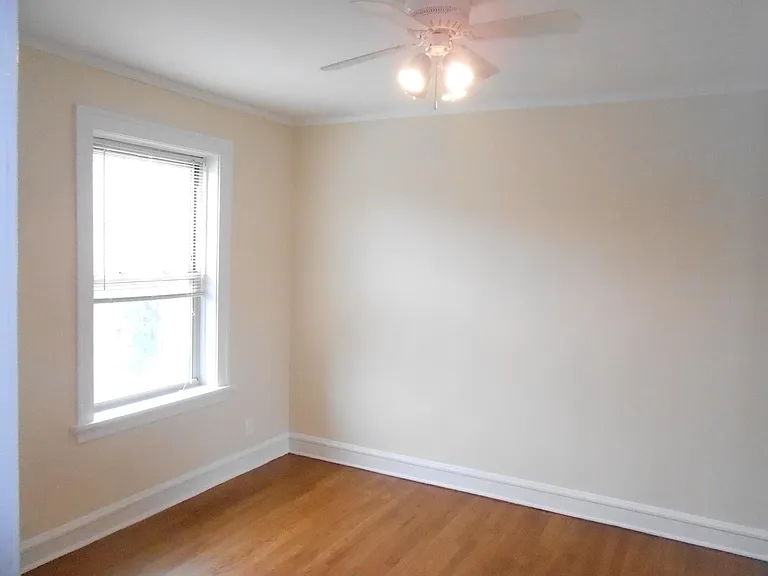 914 Crain St #1 — Photo 6
