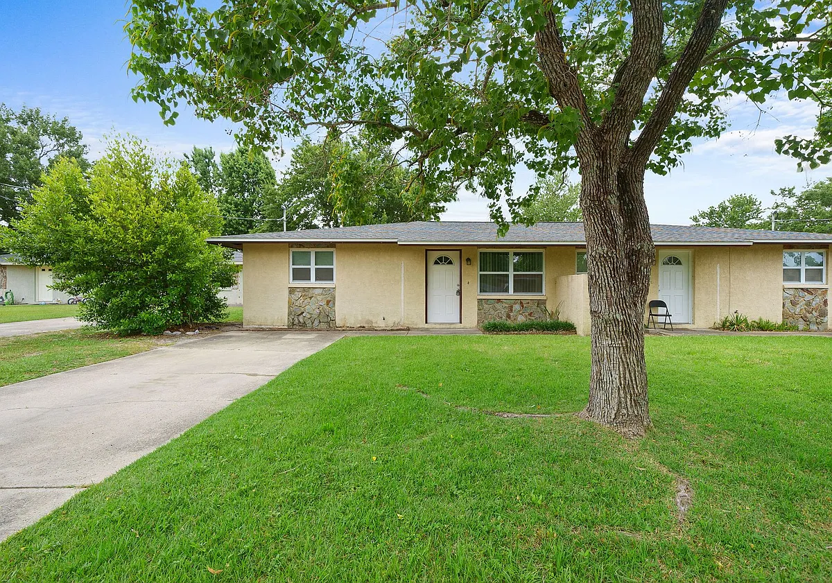 Building Photo - 1019 Bradford Cir