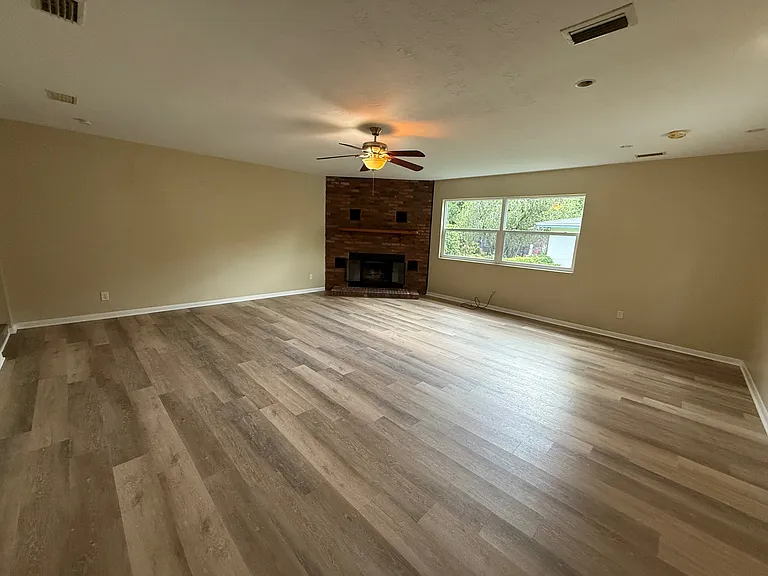 3537 NW 49th Ave — Photo 7