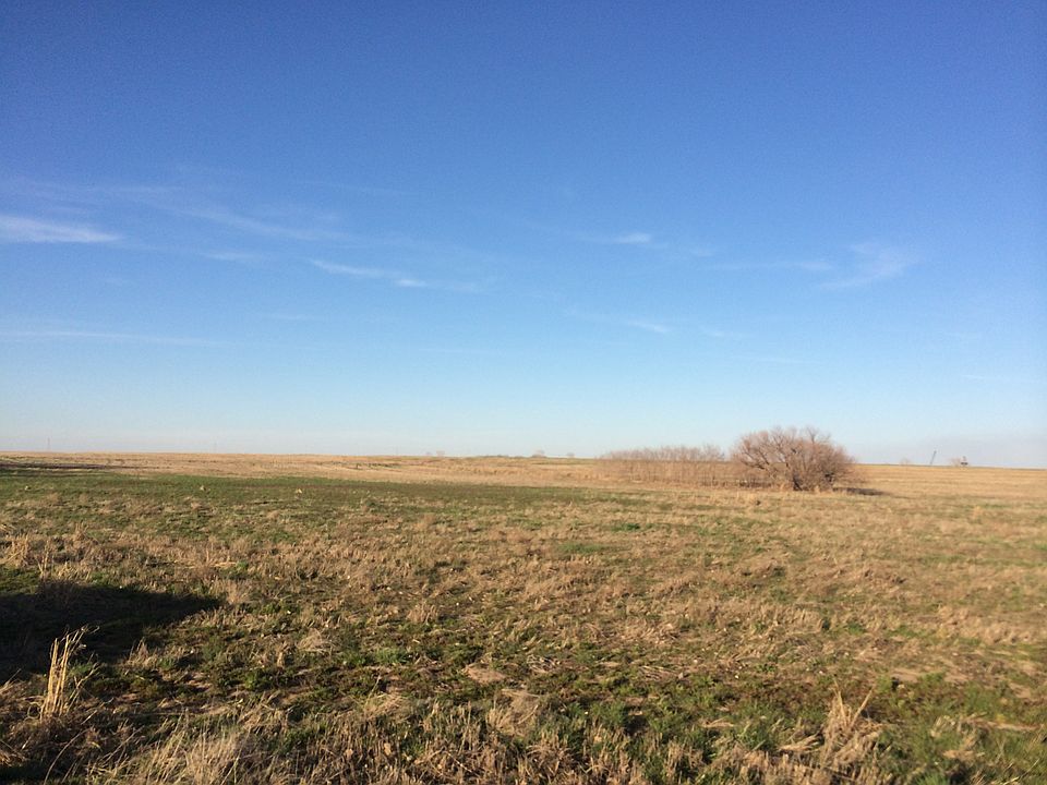 2nd image of 7550 Acre