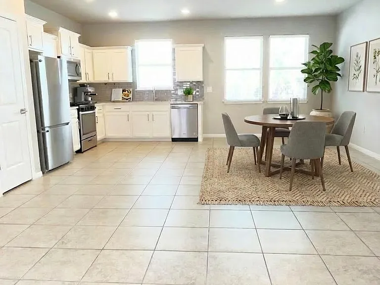 363 Eagle Brook Ln — Photo 5