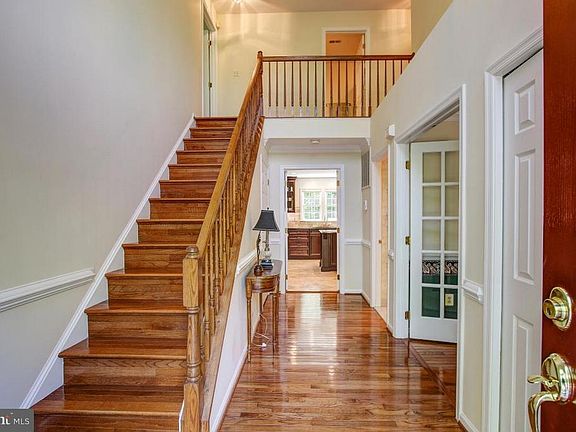 3rd image of 7925 Bressingham Dr