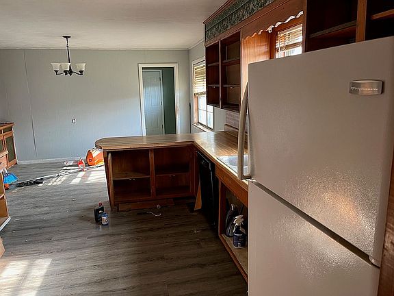 5th image of 302 Parkview St
