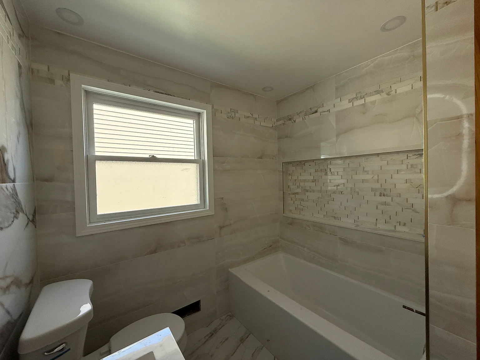 3 bed, 1575 sqft, $2,650 — Photo 2