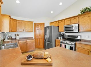 1350 Winchester Dr, Troy, OH 45373