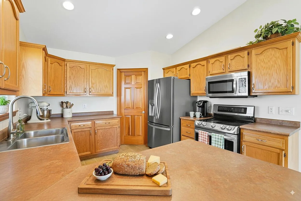 1350 Winchester Dr photo 1