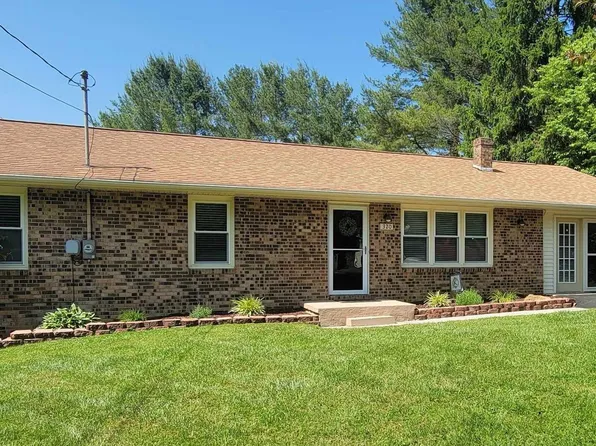 320 Walters Dr, Christiansburg, VA 24073