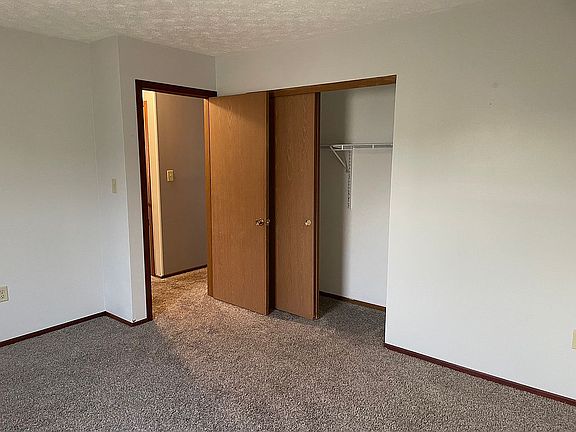 5th image of 567-568 Rosehill Dr