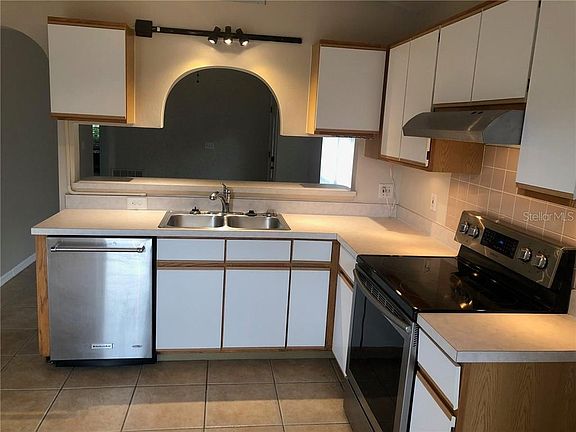 2nd image of 12609 Parkbury Dr