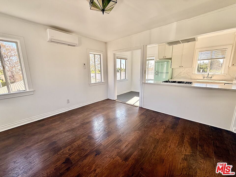 1st image of 3883 S Gramercy Pl
