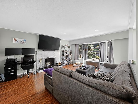 5th image of 20835 Wicklund Ave