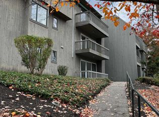 1 Pine St #C-20, Peterborough, NH 03458