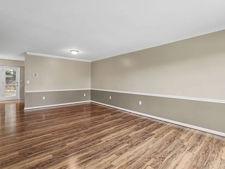 2165 Saint Clair Ct — Photo 9