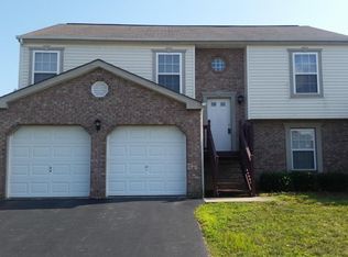 6867 Winchester Lakes Blvd, Canal Winchester, OH 43110