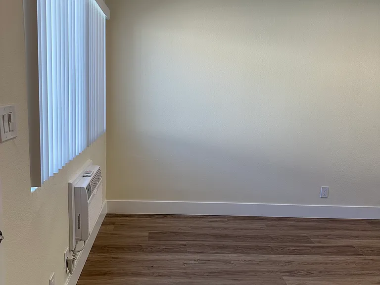 4545 Canoga St #B — Photo 5