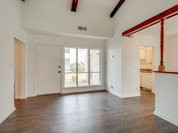 2nd image of 810 Bellevue Rd APT 216
