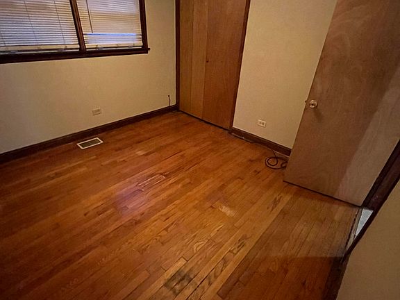 4th image of 8018 S South Shore Dr #G