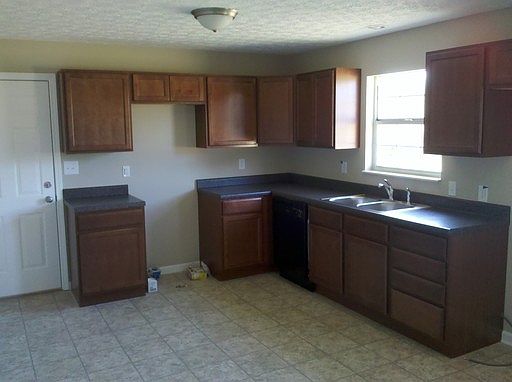 3rd image of 7421 Thomas Ln