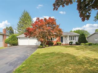 38 Parklands Dr, Rochester, NY 14616