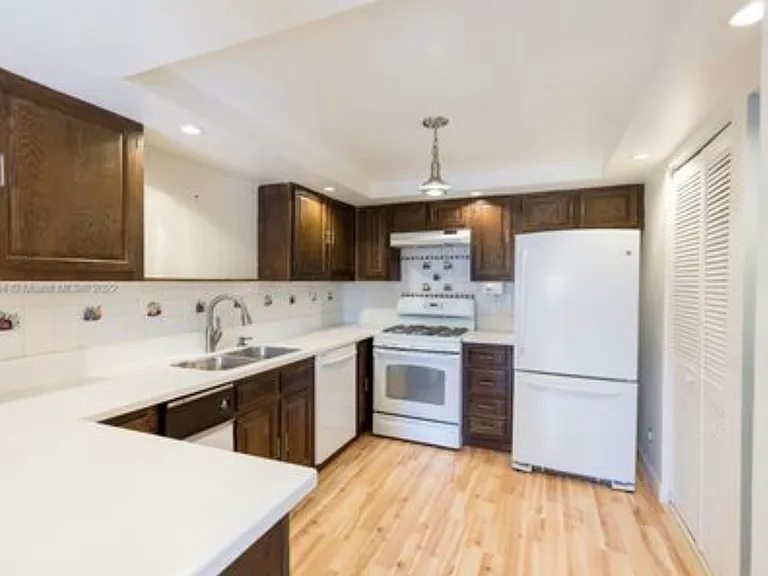 SW 116th Ct — Photo 5