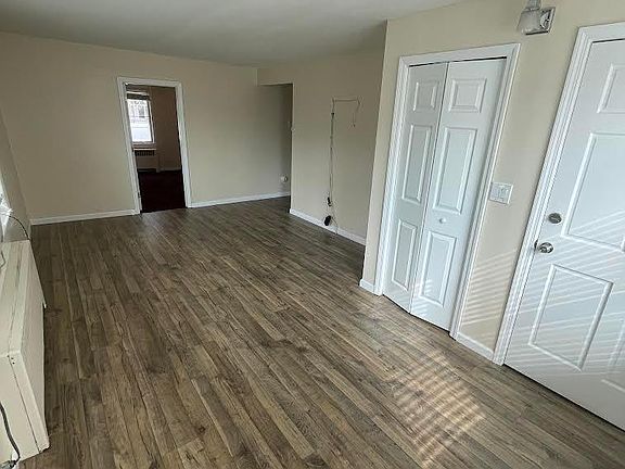 4th image of 318 Hawkins Ave