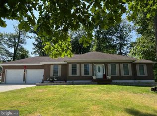 8385 Albacore Ct, Pasadena, MD 21122
