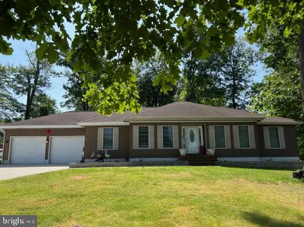 8385 Albacore Ct, Pasadena, MD 21122