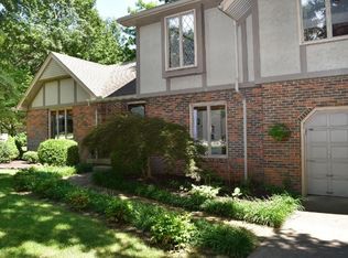 4218 E Oak Knoll St, Springfield, MO 65809