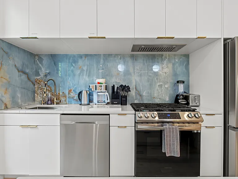 121 Decatur St #2 — Photo 10