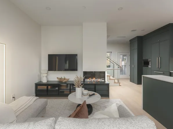 8508 East Blvd #2, Vancouver, BC V6P 5P9