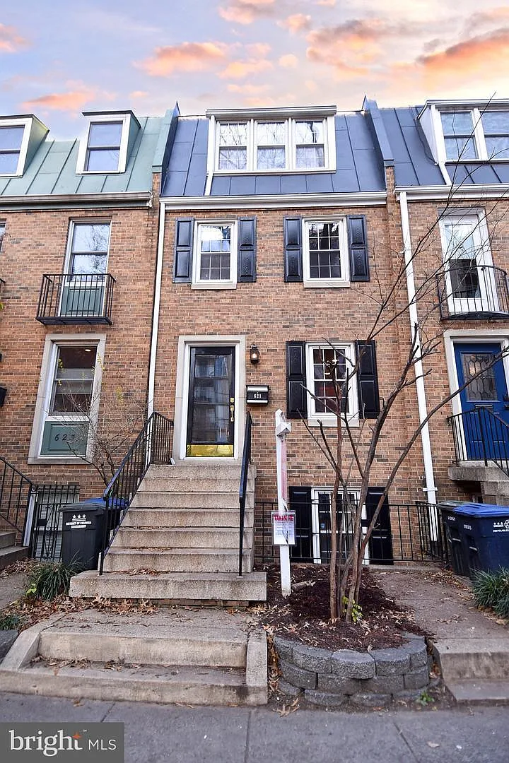 621 I St SW photo 1
