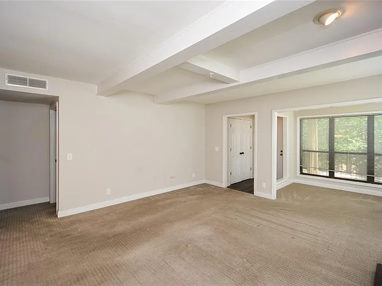 607 Lismore SE — Photo 11